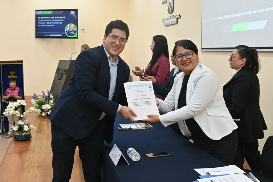 FCAeI Entrega de Diplomas4